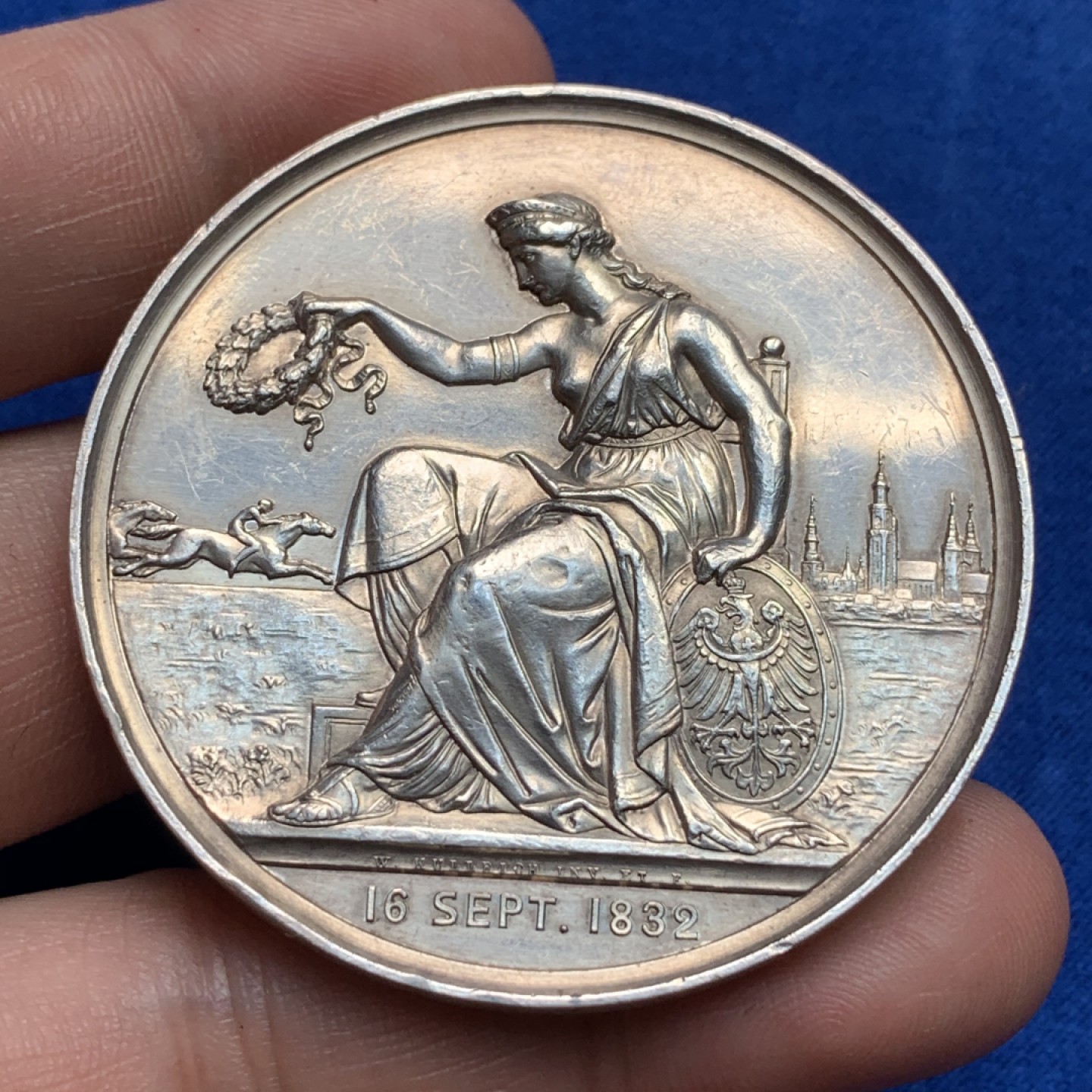 《竞宝斋》第173场-周日，周一2场 (全场包邮) 德国 1822 威廉一世 赛马比赛 大银章 50.5 mm，58.3克
