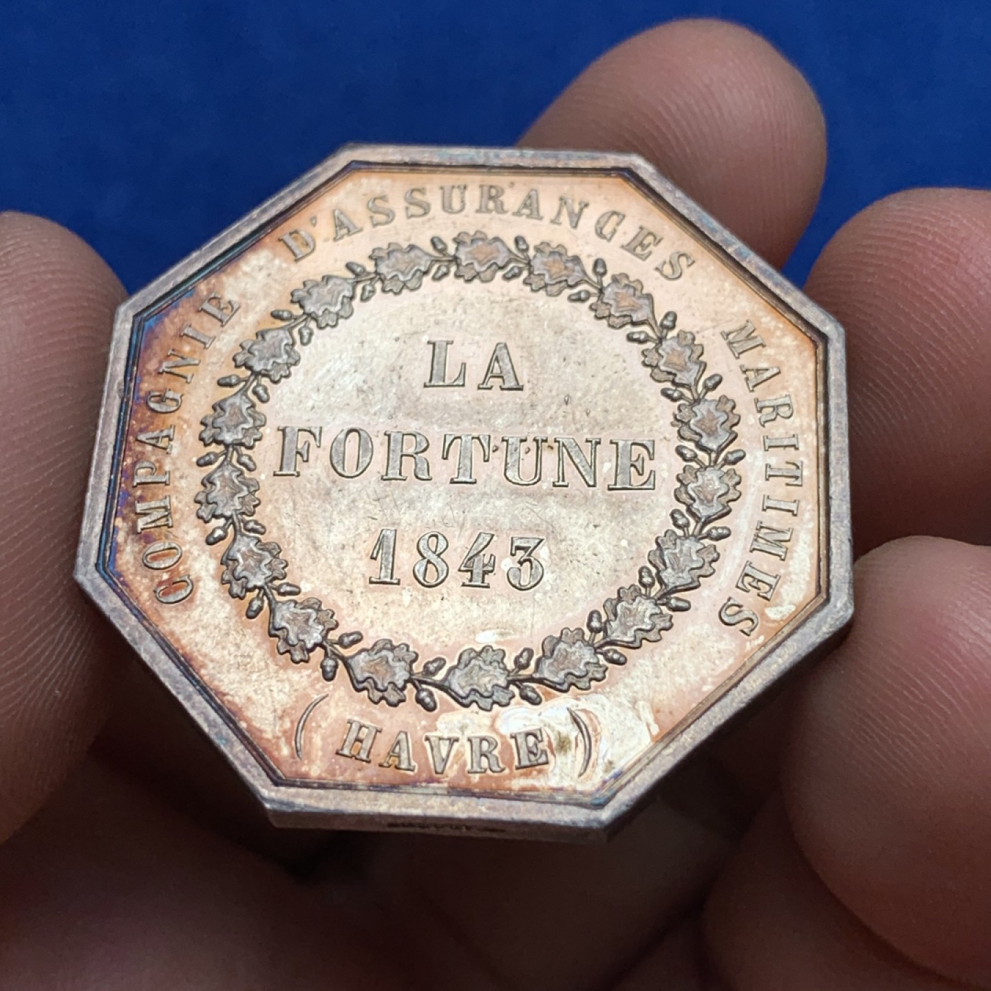 《竞宝斋》第173场-周日，周一2场 (全场包邮) 法国八角银质代币，勒阿弗尔海上保险公司，“带翅膀的蒙眼烽火女”，经典品种，23.58g，36.3mm，手指边铭，五彩包浆