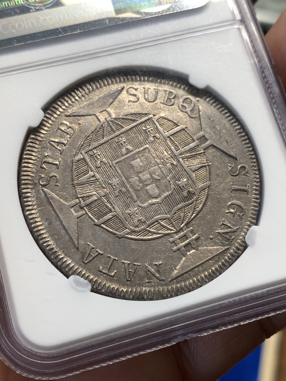 《竞宝斋》第173场-周日，周一2场 (全场包邮) NGC AU58 葡属巴西 1820-R 地球960瑞斯 大银 漂亮包浆 底光舒服 打制清晰 热门上涨品种