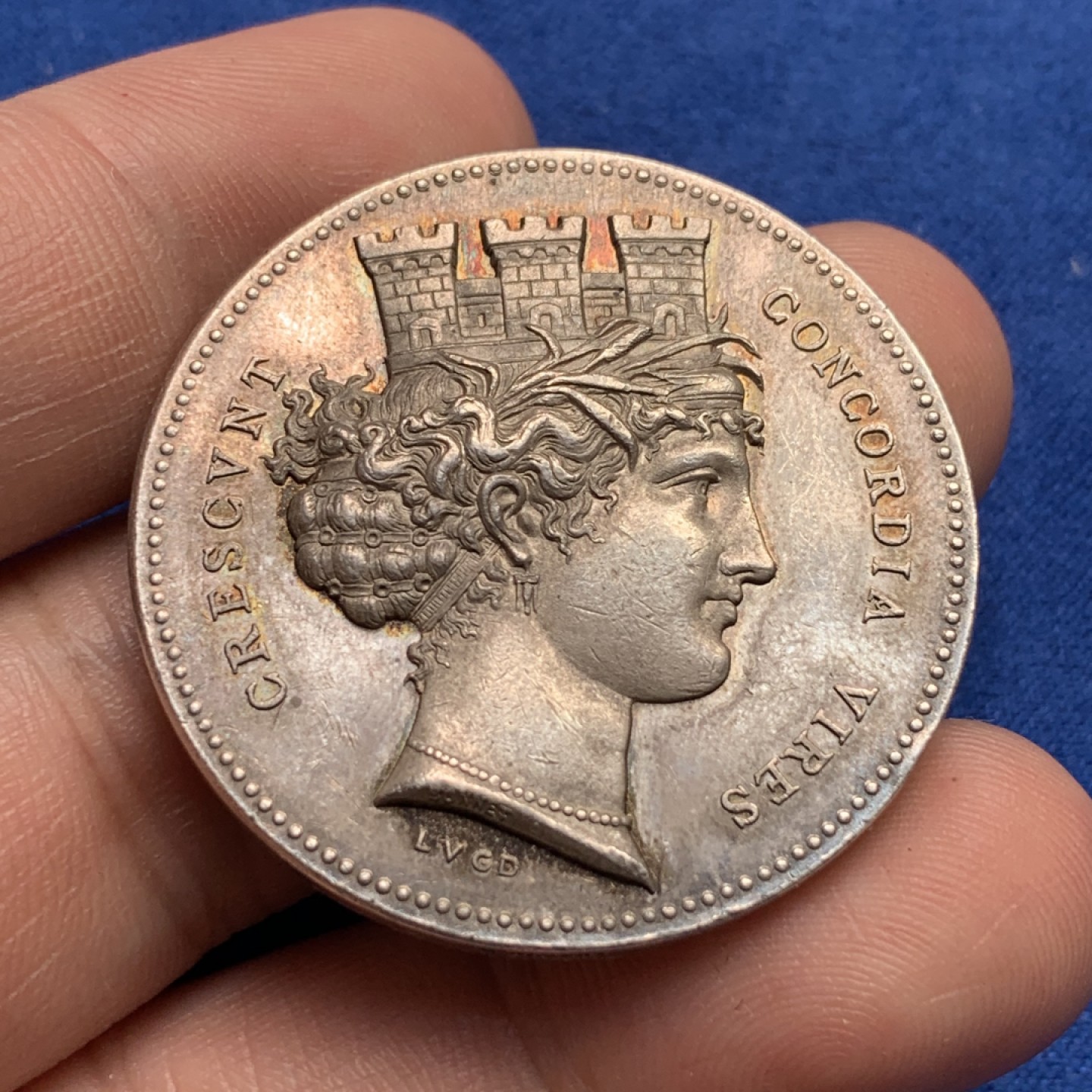 《竞宝斋》第173场-周日，周一2场 (全场包邮) 1868年 法国城市建设女神大银章 正宗养眼老五彩 高浮雕（厚4.2mm） 重28.78g 37mm