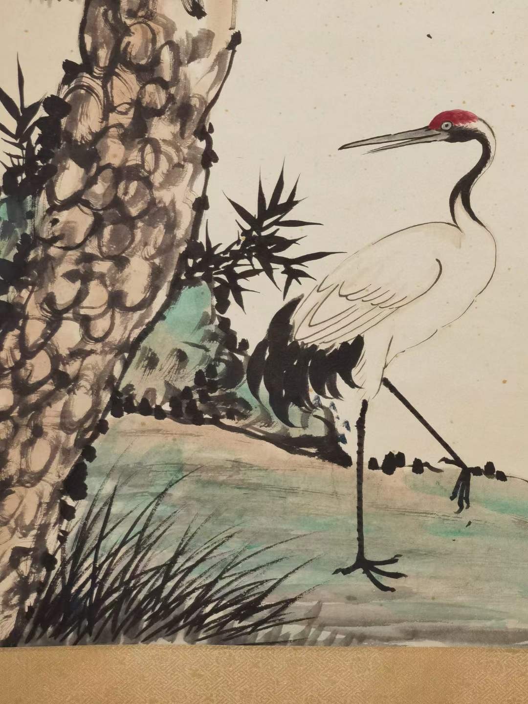 马万里纸本松鹤图立轴。马万里(1904~1979)，原名瑞图，他在诗词、绘画、书法方面有十分突出的艺术造诣，其中以花鸟画作品闻名于世。 马万里纸本松鹤图立轴。马万里(1904~1979)，原名瑞图，他在诗词、绘画、书法方面有十分突出的艺术造诣，其中以花鸟画作品闻名于世。