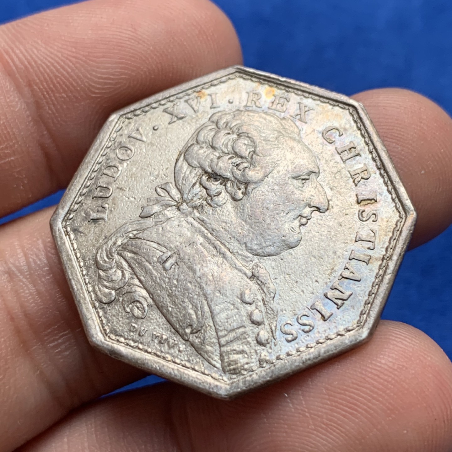 《竞宝斋》第173场-周日，周一2场 (全场包邮) 法国 1785 路易十六 神职人员大会和宗教圣牌八角银质代币 13.6克 32毫米