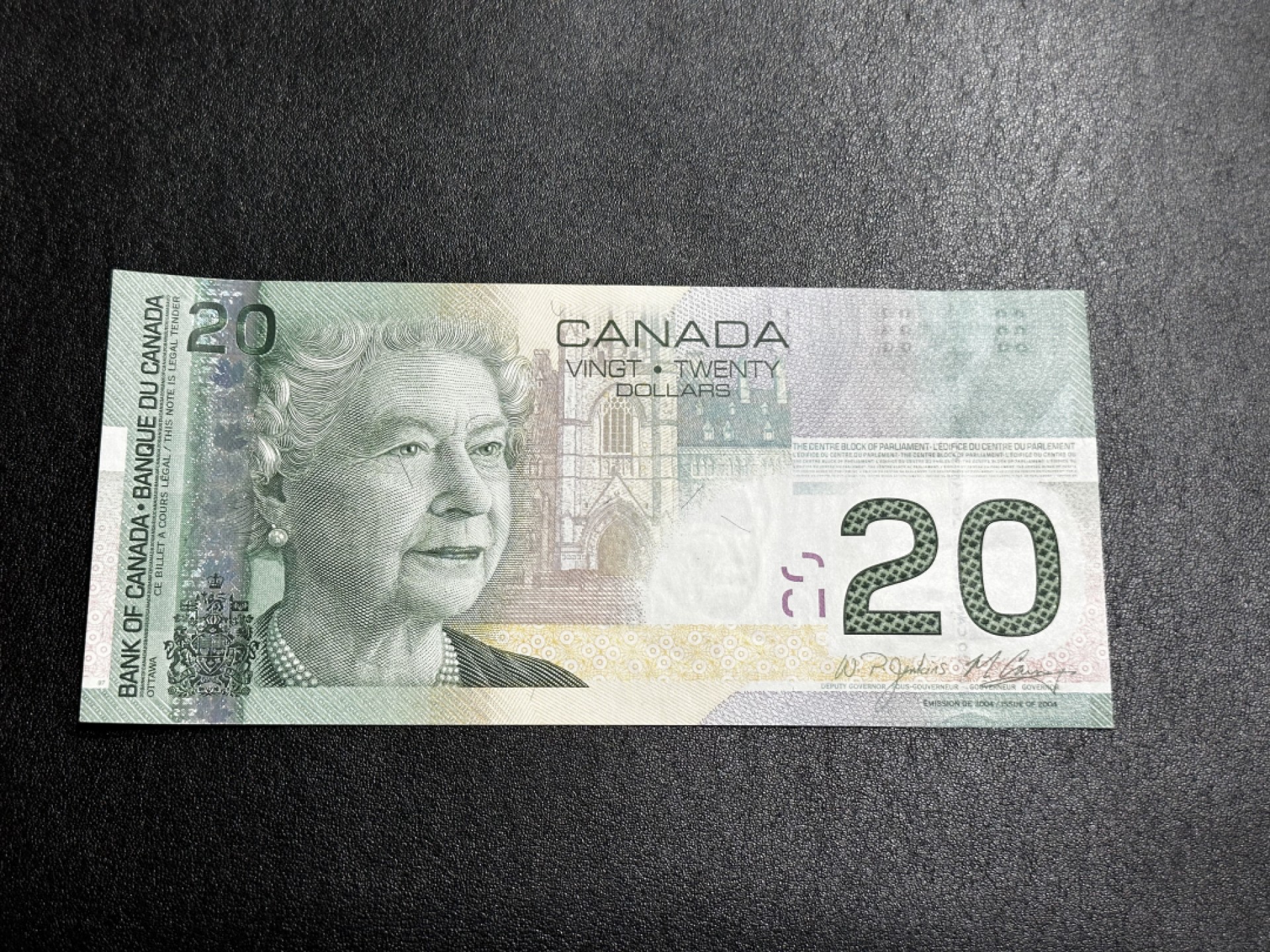 《外钞收藏家》第二百七十六期 加拿大旅版20加元 全新UNC