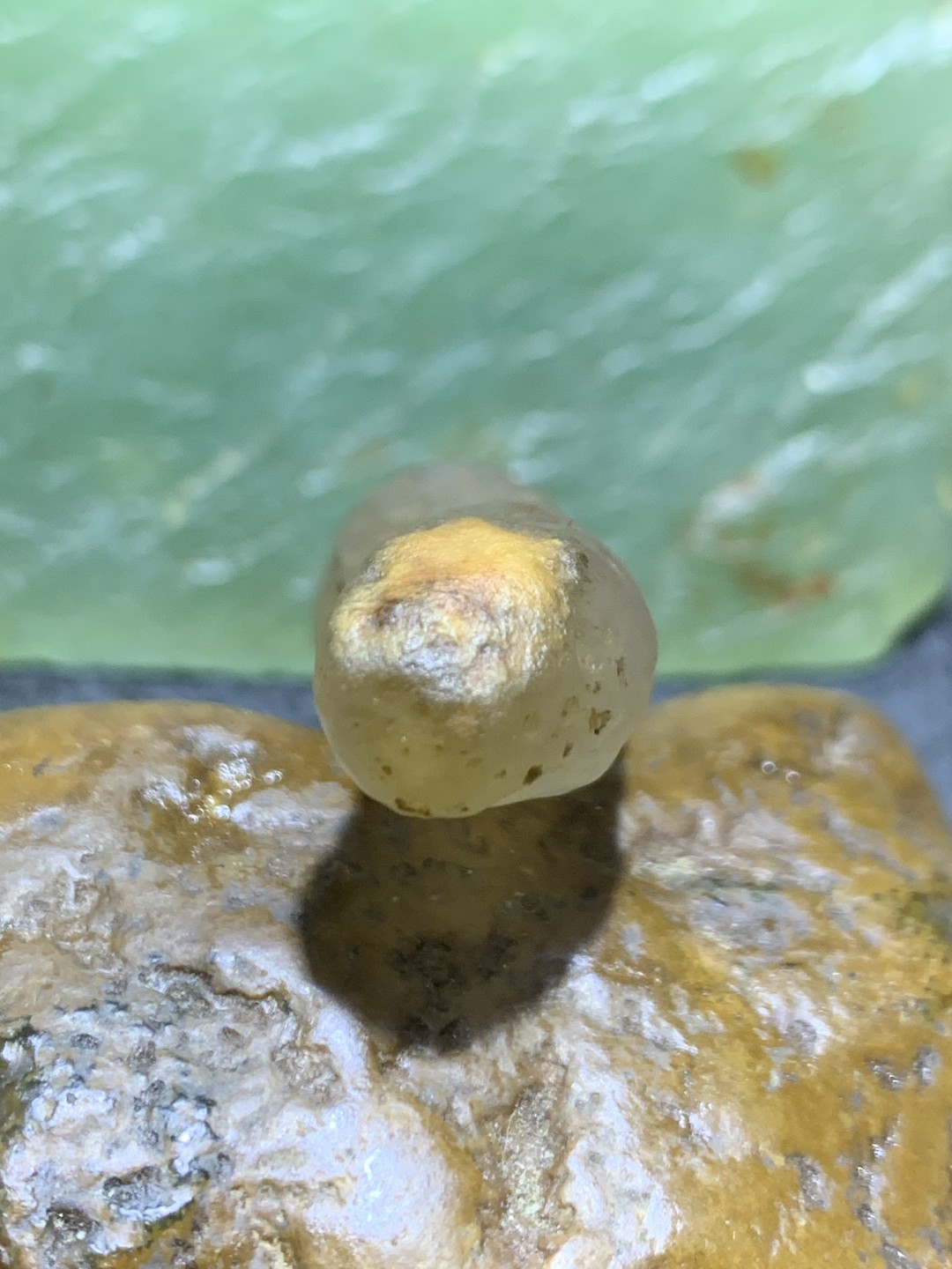 精美戈壁天然管状玛瑙原石一颗