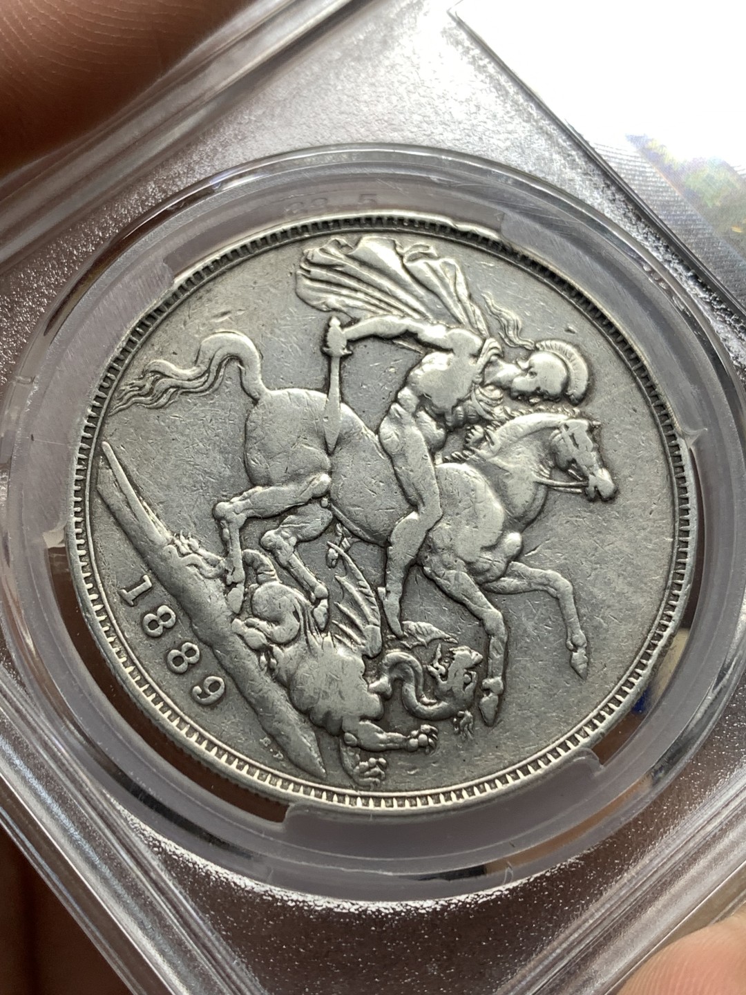 《竞宝斋》第174场-周日，周一2场 (全场包邮) 爱藏 XF40 1889年 英国 维多利亚皇冠 马剑银币