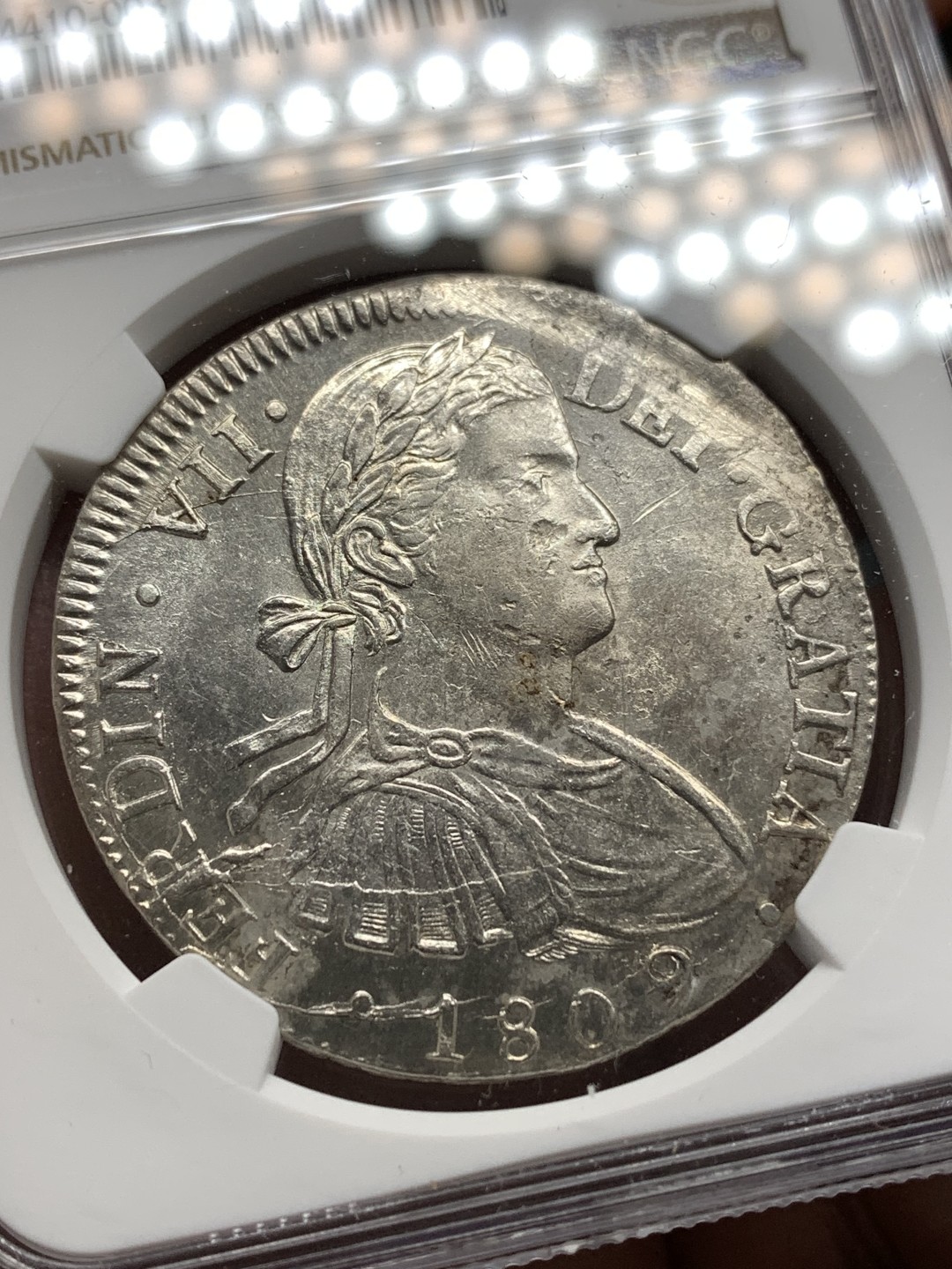 《竞宝斋》第174场-周日，周一2场 (全场包邮) NGC UNC 墨西哥 1809 费七 戎装版 臆造头像 8R 双柱大银币