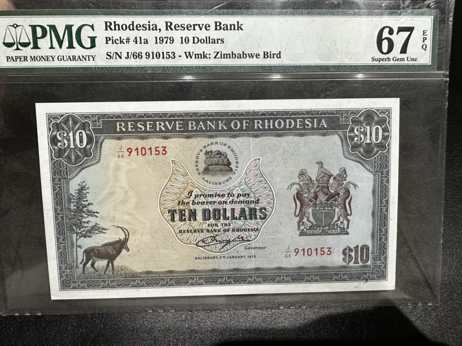 《外钞收藏家》第二百七十六期 1979年罗得西亚10刀 PMG67 无47