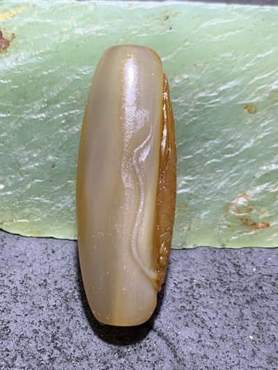 精美亚光高玉化巴西玛瑙手工雕刻龙鱼大桶珠一个！ 精美亚光高玉化巴西玛瑙手工雕刻龙鱼大桶珠一个！