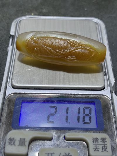 精美亚光高玉化巴西玛瑙手工雕刻龙鱼大桶珠一个！ 精美亚光高玉化巴西玛瑙手工雕刻龙鱼大桶珠一个！