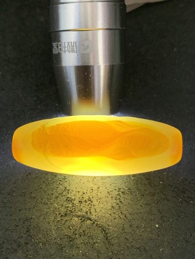 精美亚光高玉化巴西玛瑙手工雕刻龙鱼大桶珠一个！ 精美亚光高玉化巴西玛瑙手工雕刻龙鱼大桶珠一个！