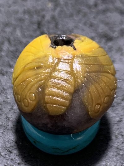 精美亚光冻料战国红玛瑙雕刻蝶恋花珠一颗！ 精美亚光冻料战国红玛瑙雕刻蝶恋花珠一颗！