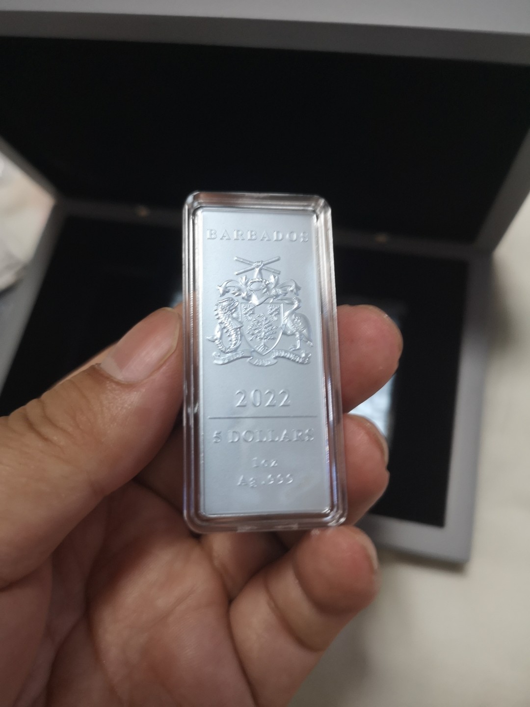 长老汇第4场现代币拍卖 巴巴多斯2022历史上的美元，含著名的摩根，1盎司方形银币X4枚，蓝色纳米涂层，原盒证，发行量仅有500枚