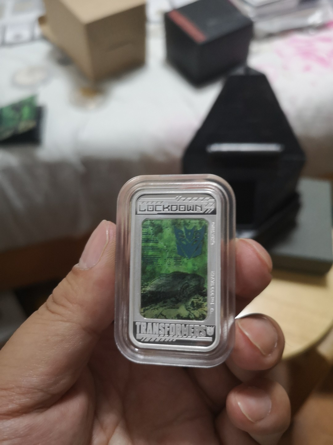 长老汇第4场现代币拍卖 图瓦卢2014变形金刚禁闭1盎司彩色幻彩精制银币，科技感很强的按键开关原装盒证