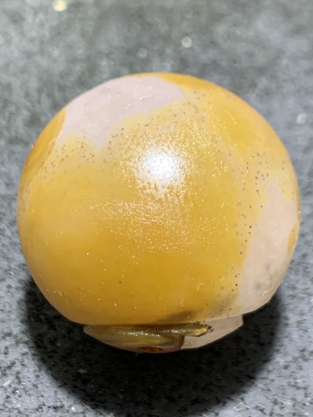 精美冰飘亚光战国红玛瑙手工俏色巧雕太极阴阳鱼大圆珠一个，