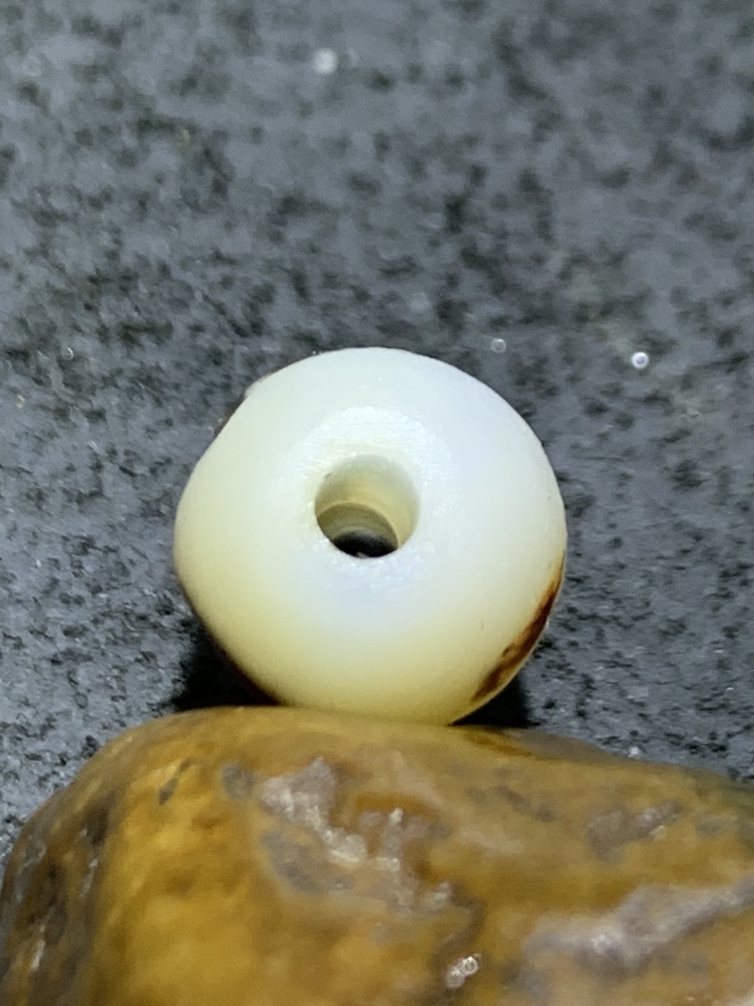 精美亚光高玉化海洋玉髓手工俏色巧雕小鸡桶珠一个！