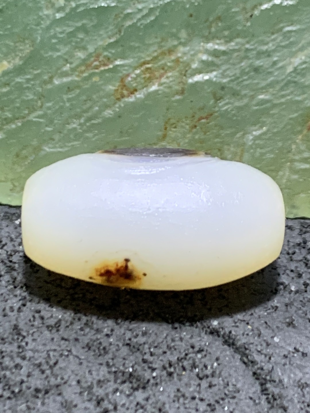 精美亚光高玉化海洋玉髓手工俏色巧雕小鸡桶珠一个！