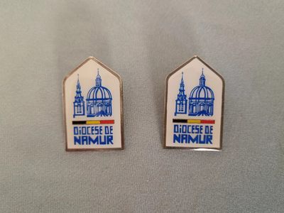 圣牌，代币，章牌专场十四期 - 汉堡胸饰一对