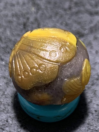 精美亚光冻料战国红玛瑙雕刻蝶恋花珠一颗！ 精美亚光冻料战国红玛瑙雕刻蝶恋花珠一颗！