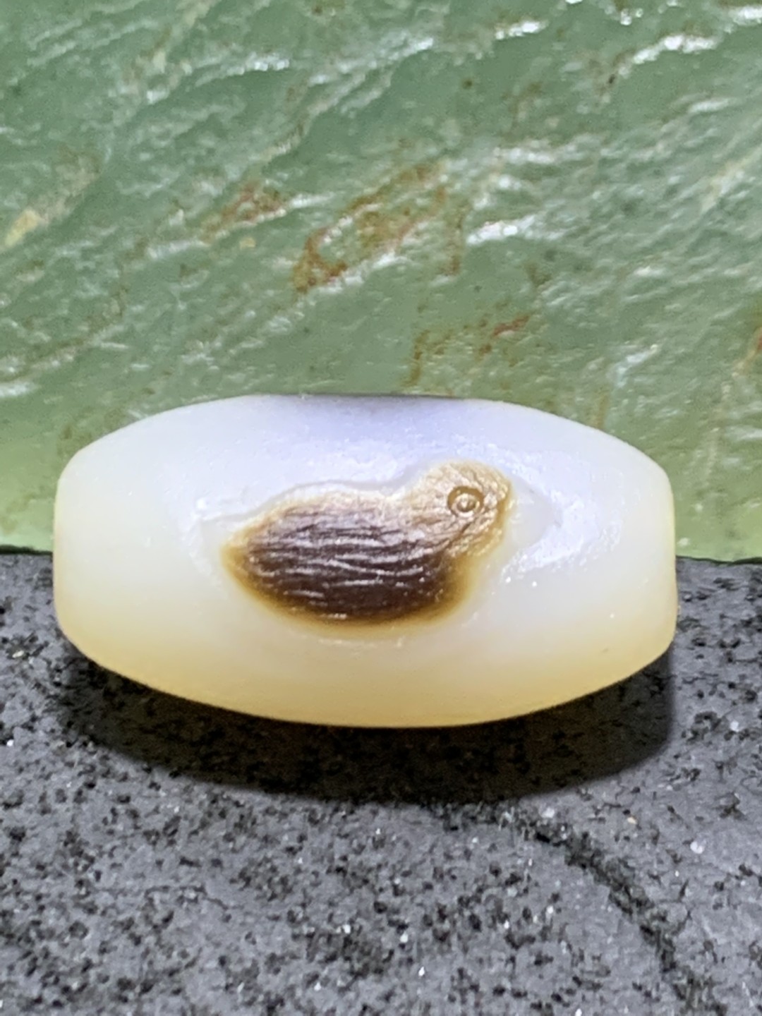 精美亚光高玉化海洋玉髓手工俏色巧雕小鸡桶珠一个！