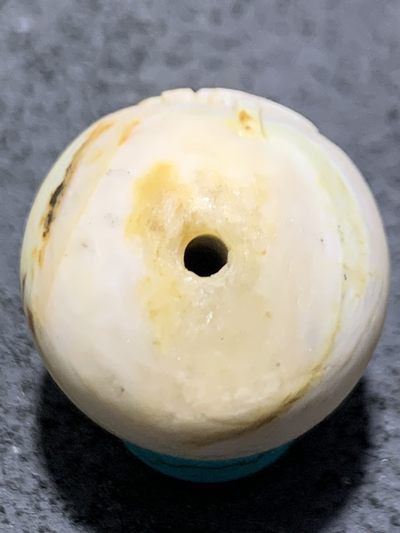 精美戈壁彩玉手工雕刻佛字圆珠一个！寓意：佛在心中， 精美戈壁彩玉手工雕刻佛字圆珠一个！寓意：佛在心中，