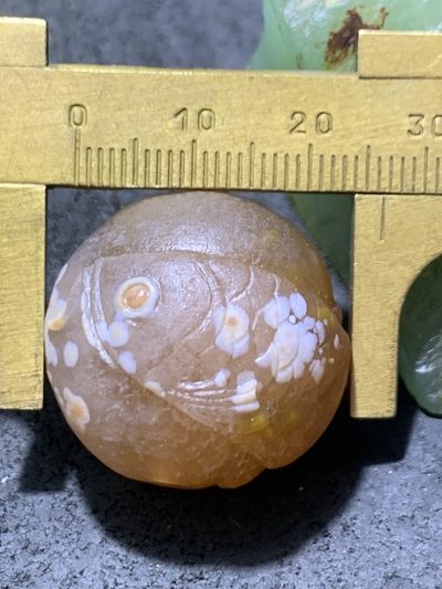 精美冰飘亚光战国红玛瑙手工俏色巧雕龙鱼随形珠一个 精美冰飘亚光战国红玛瑙手工俏色巧雕龙鱼随形珠一个