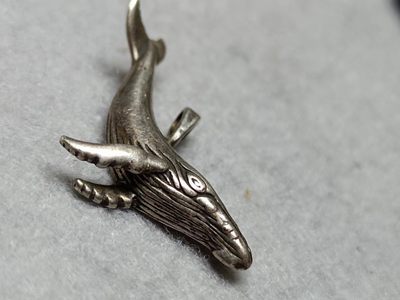 【8个洞收藏】第20场★0押0起一件包邮★老鹰 啮齿类 兔兔等混合动物专场 - 回流打标款 老银 蓝鲸银吊坠一件 生动有趣 孤品 银标齐全