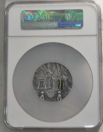 全新帕劳 2019年 蒂凡尼艺术2盎司银币 蓝标首期 NGC70分满分， 柬埔寨吴哥窟，带全新原盒原证，非常漂亮！