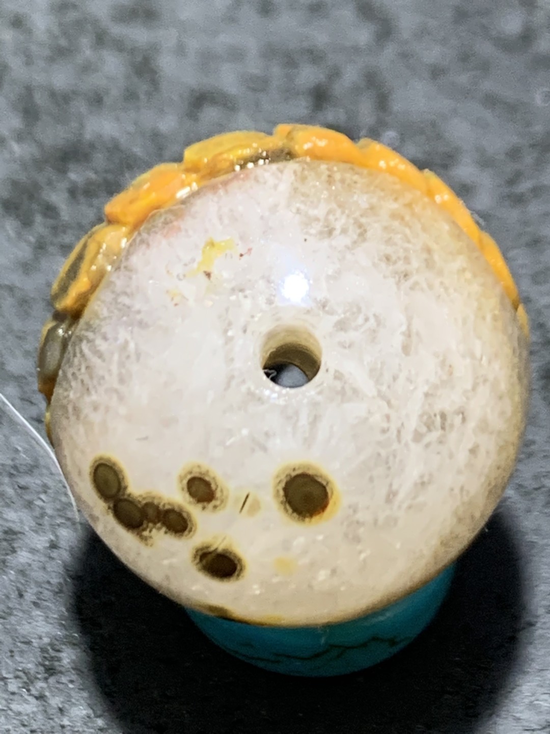 精美冰飘亚光战国红玛瑙手工俏色巧雕莲蓬珠一个