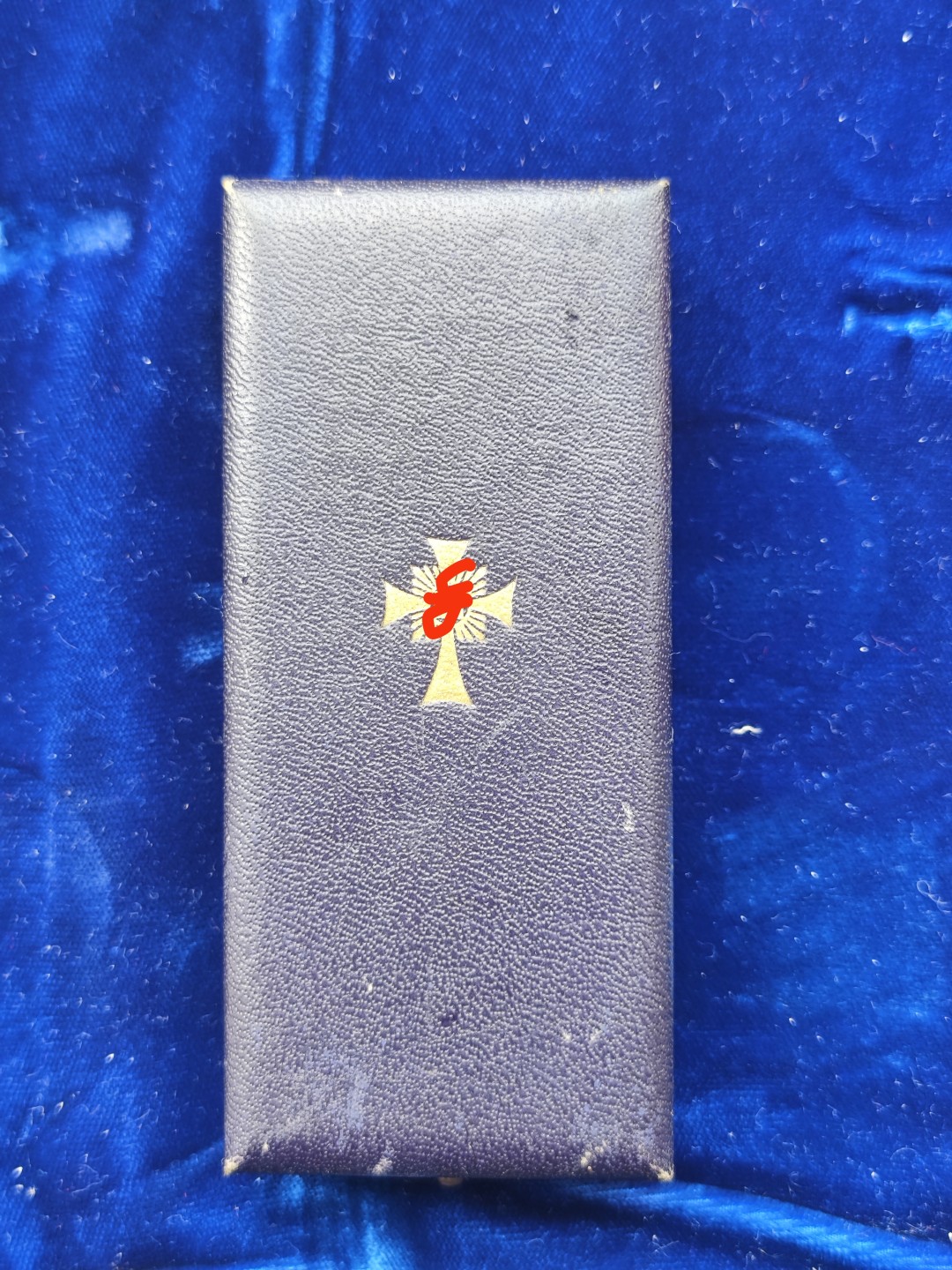世界精品徽章收藏-端午节专场 原盒德三金级母亲十字勋章，授予生育8个以上孩子的母亲，背面有希某得签名