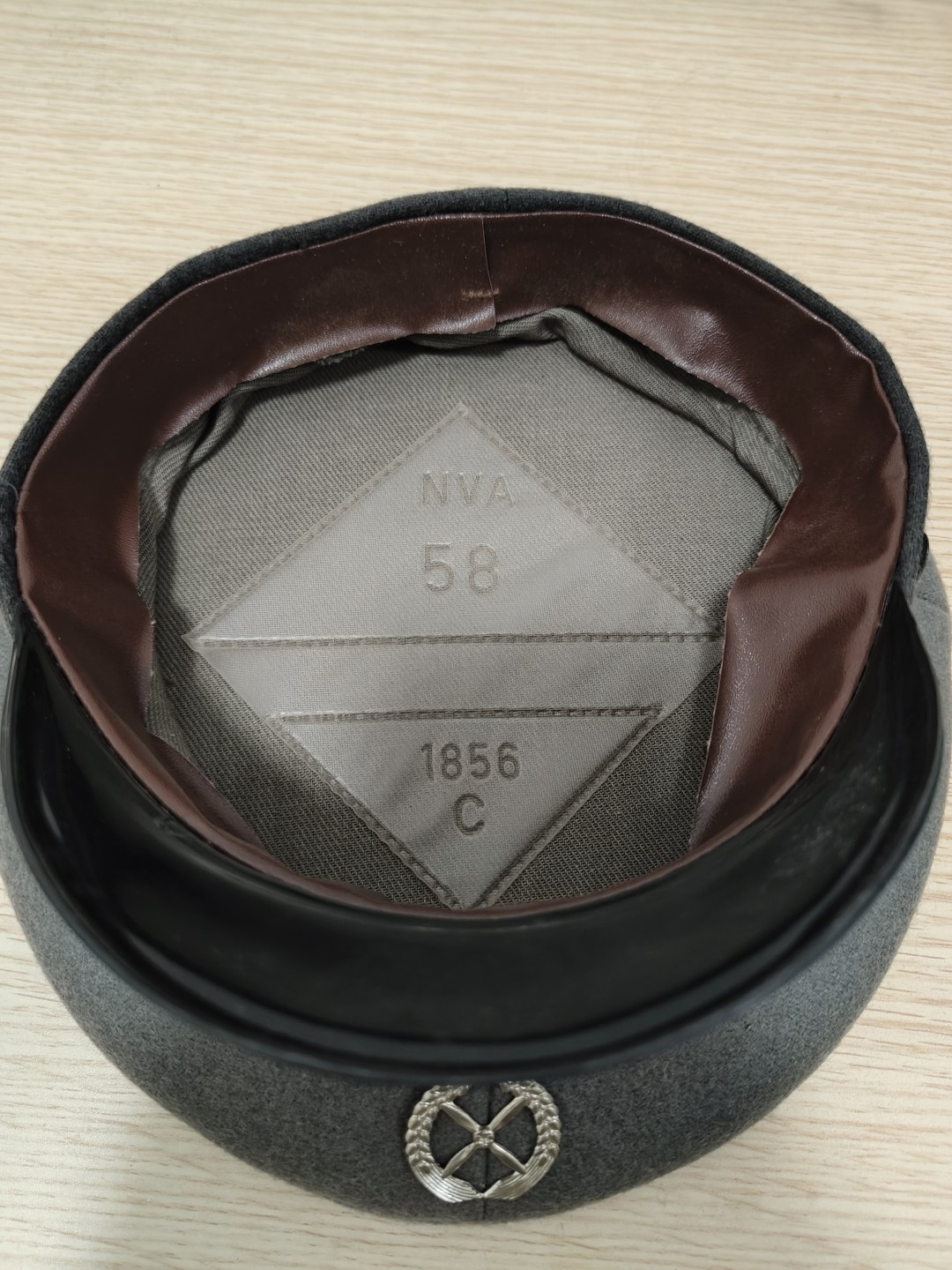 全场0元起拍 第66期 咸鱼国勋章拍卖专场 6月21日（周三）下午6：00开始 东德空军士官大檐帽 58CM