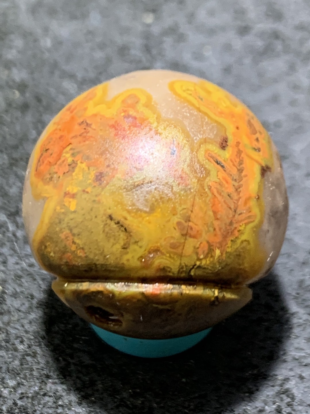 精美冰飘草花纹亚光战国红玛瑙手工俏色巧雕太极阴阳鱼2.0圆珠一个，