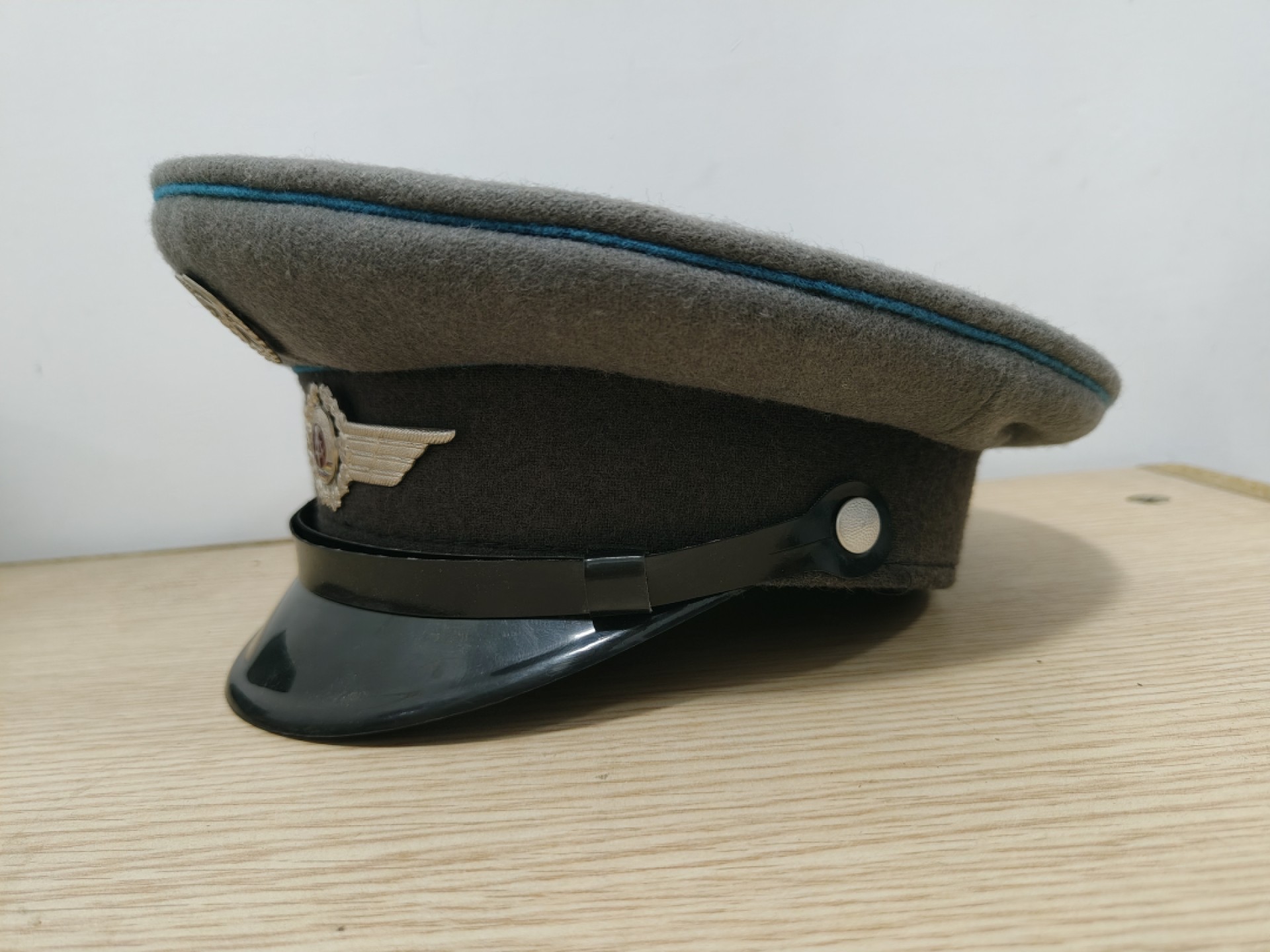 全场0元起拍 第66期 咸鱼国勋章拍卖专场 6月21日（周三）下午6：00开始 东德空军士官大檐帽 58CM