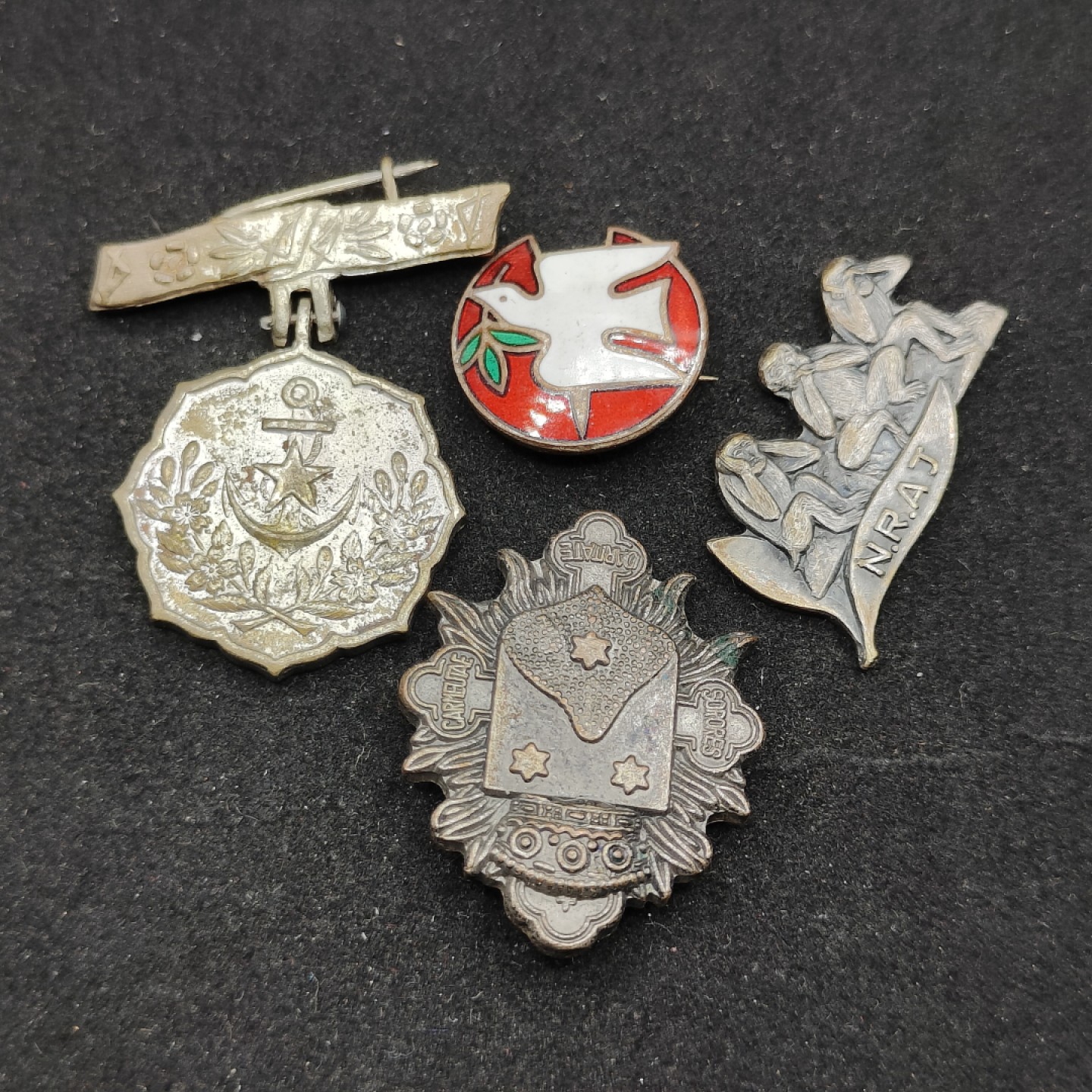 全场0元起拍 第66期 咸鱼国勋章拍卖专场 6月21日（周三）下午6：00开始 日本徽章四个