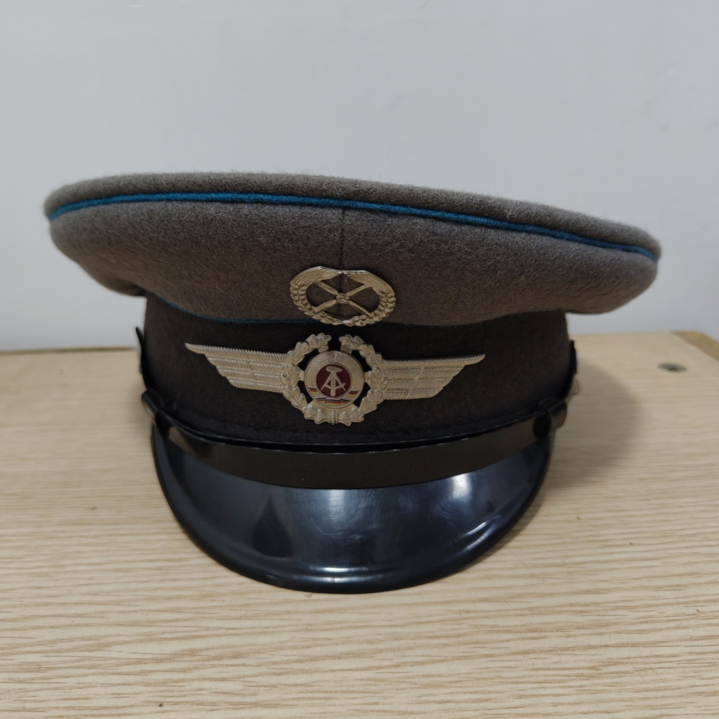 全场0元起拍 第66期 咸鱼国勋章拍卖专场 6月21日（周三）下午6：00开始 东德空军士官大檐帽 58CM
