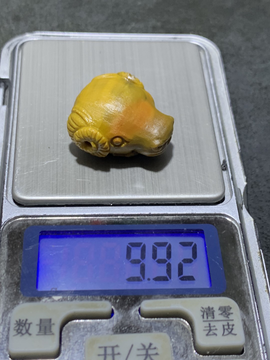 精美亚光战国红玛瑙手工俏色巧雕如意牛头一体佛头三通一个