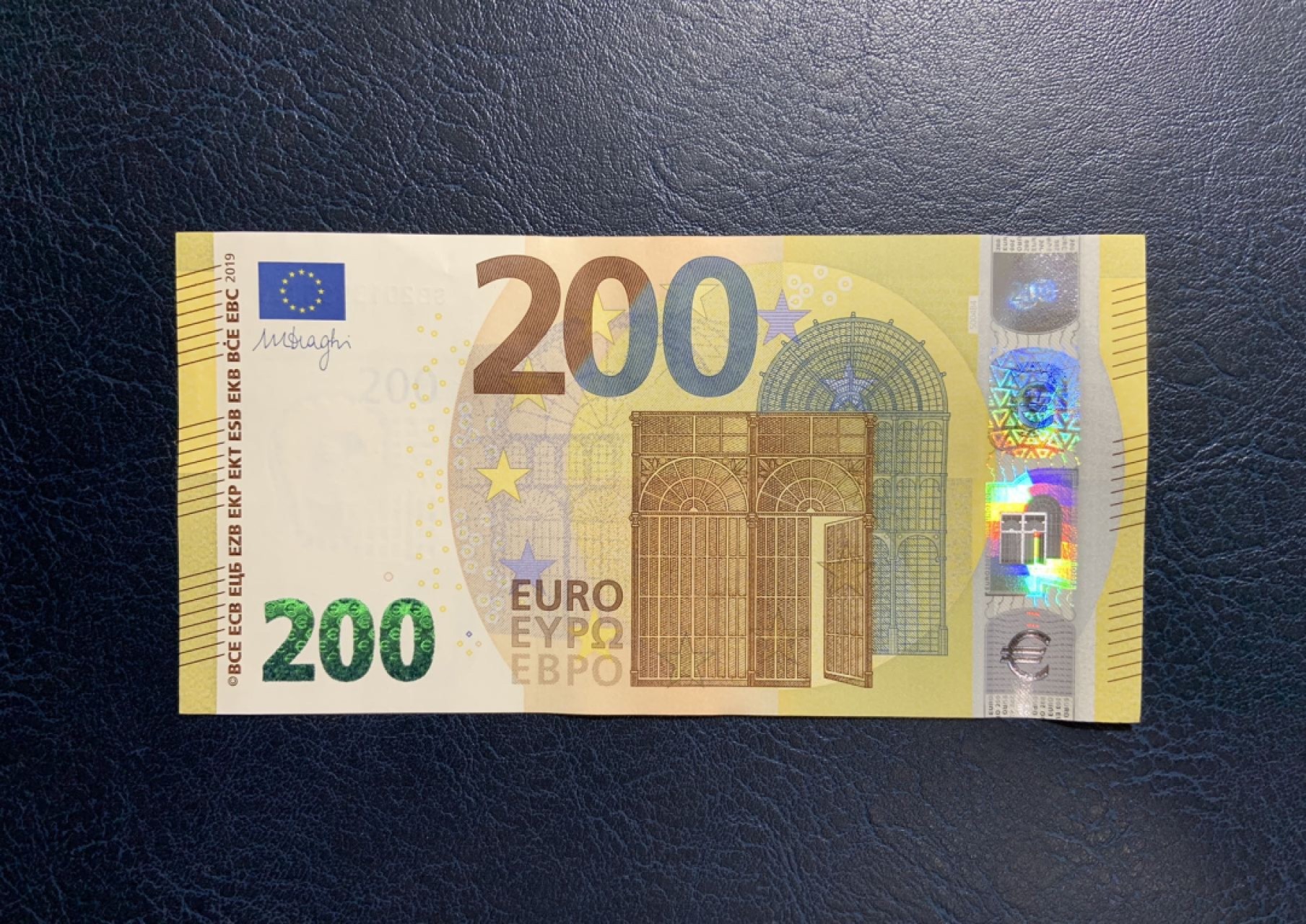 收藏联盟Quantum Auction 第267期拍卖  欧盟国家意大利2019年200欧元 品相UNC 号码全程无457 上边缘微瑕