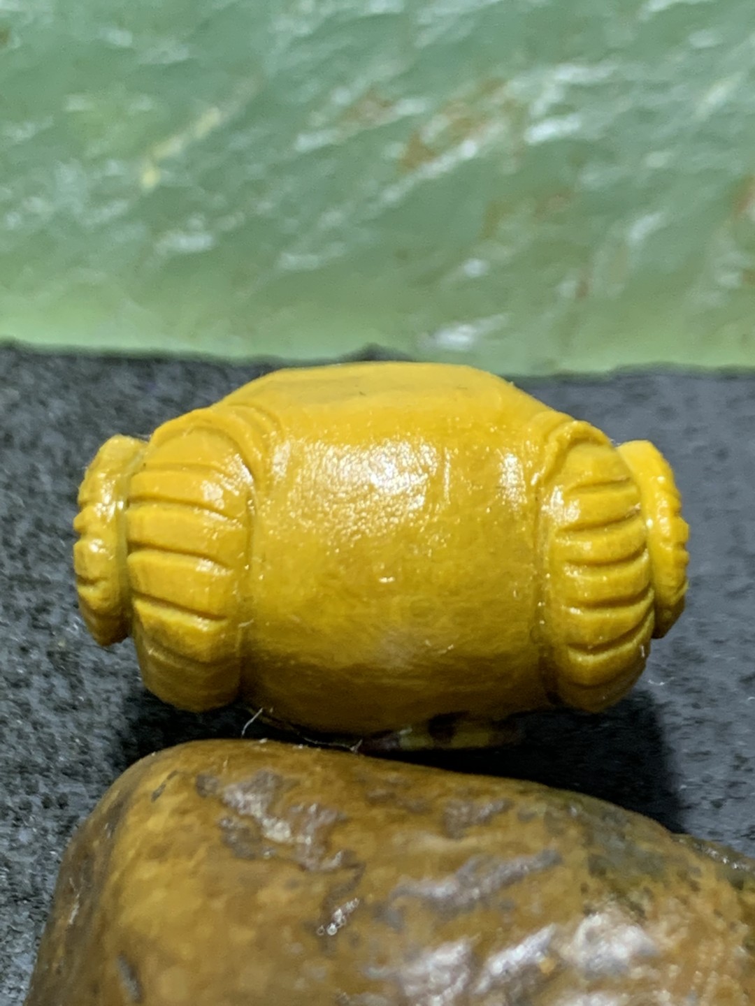 精美亚光战国红玛瑙手工俏色巧雕如意牛头一体佛头三通一个