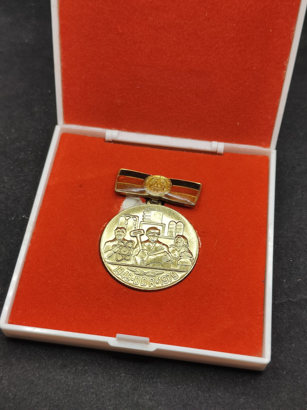 全场0元起拍 第66期 咸鱼国勋章拍卖专场 6月21日（周三）下午6：00开始 东德建国30周年纪念章