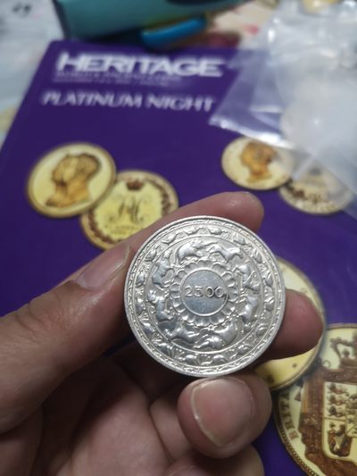 长老汇第6场老银币拍卖 - 锡兰1957佛教2500年大银币1号，近期上涨品种