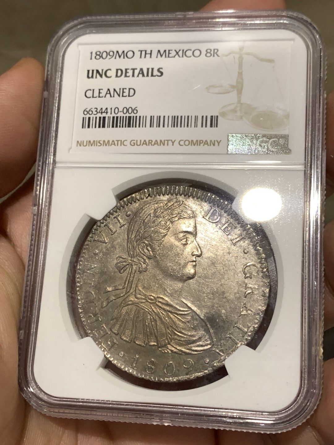 《竞宝斋》第175场-周日，周一2场 (全场包邮) NGC UNC 墨西哥 1809 费七 戎装版 臆造头像 8R 双柱大银币 双面深打 光度好