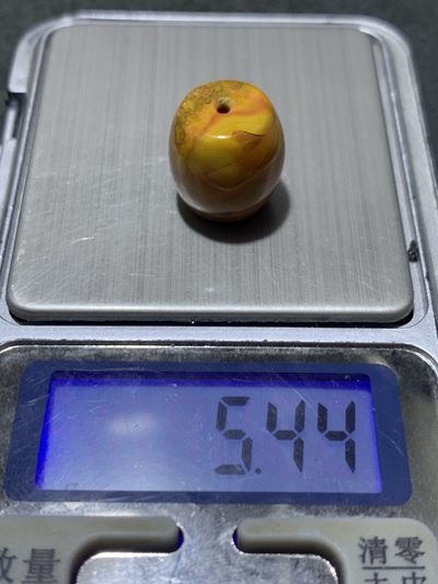 精美黄金草花纹战国红玛瑙桶珠一颗 精美黄金草花纹战国红玛瑙桶珠一颗