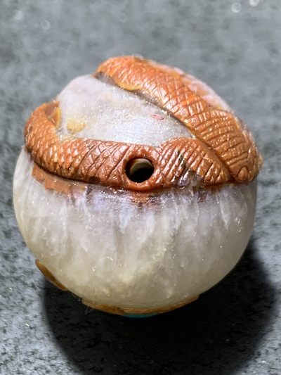 精美冰飘糖心料亚光战国红玛瑙手工俏色巧雕灵蛇随形珠一个 精美冰飘糖心料亚光战国红玛瑙手工俏色巧雕灵蛇随形珠一个