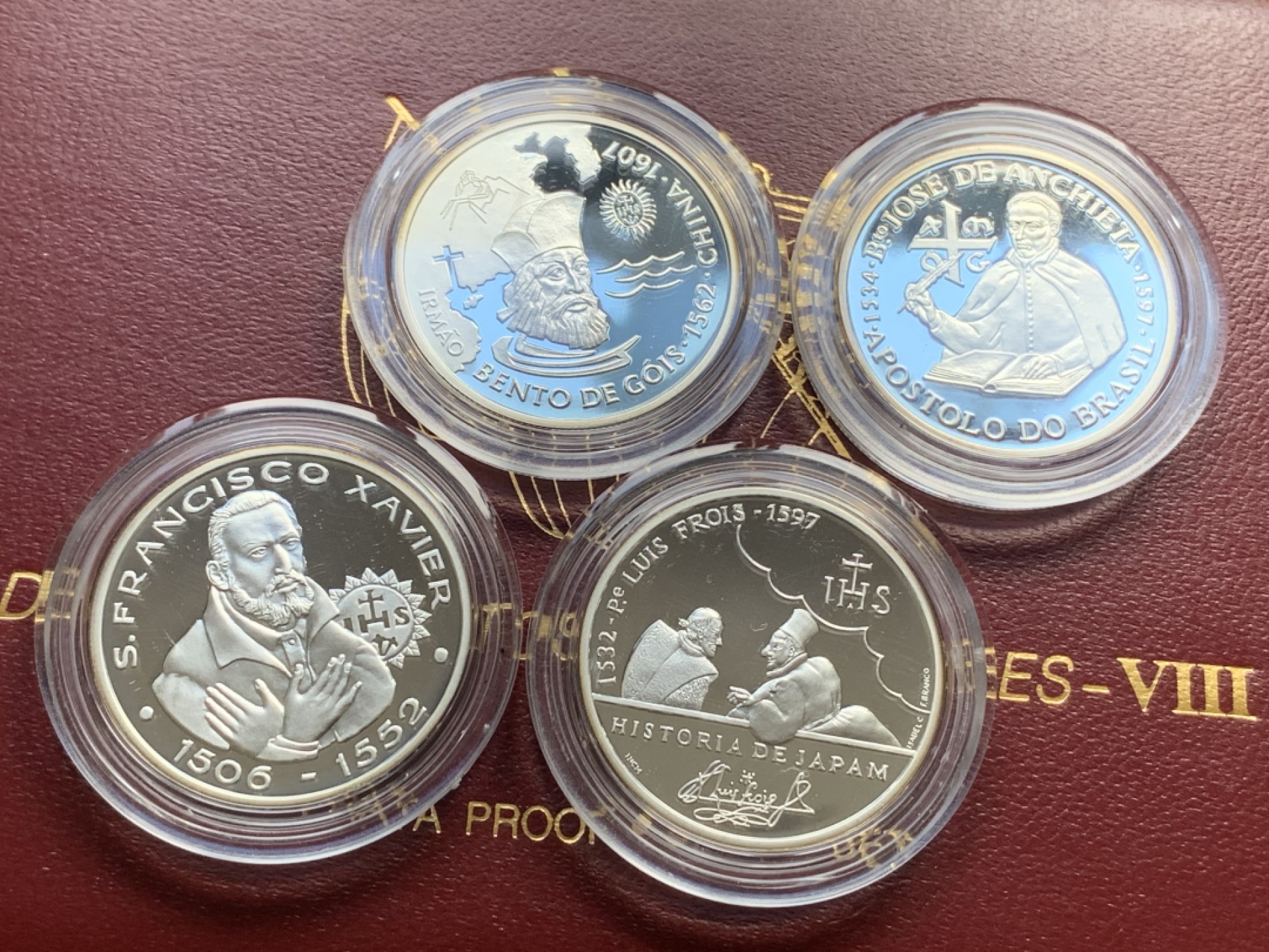 《竞宝斋》第175场-周日，周一2场 (全场包邮) 原盒证书 葡萄牙1997年发现新大陆航海家系列200埃斯库多精制大银币 4枚一套，单枚26.5克