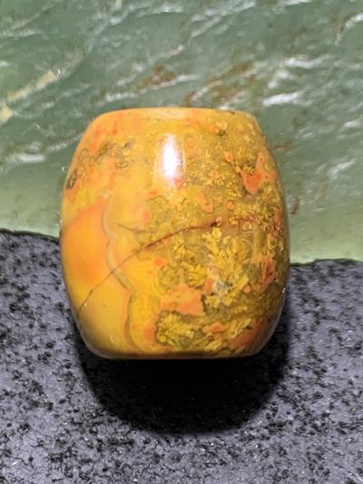 精美黄金草花纹战国红玛瑙桶珠一颗 精美黄金草花纹战国红玛瑙桶珠一颗