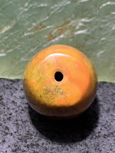 精美黄金草花纹战国红玛瑙桶珠一颗 精美黄金草花纹战国红玛瑙桶珠一颗