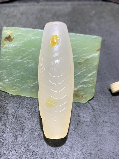精美亚光高玉化海洋玉髓手工俏色巧雕龙鱼大桶珠一个 - 精美亚光高玉化海洋玉髓手工俏色巧雕龙鱼大桶珠一个