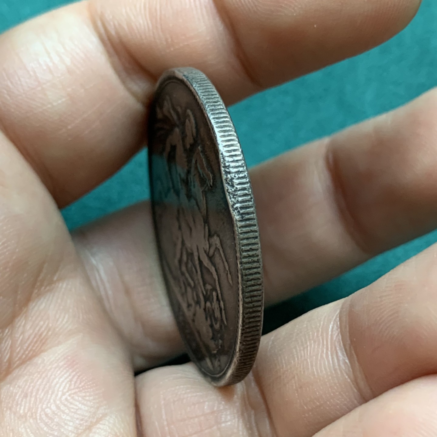 《竞宝斋》第175场-周日，周一2场 (全场包邮) 英国 1889年维多利亚高冠 克朗马剑银币 原味包浆