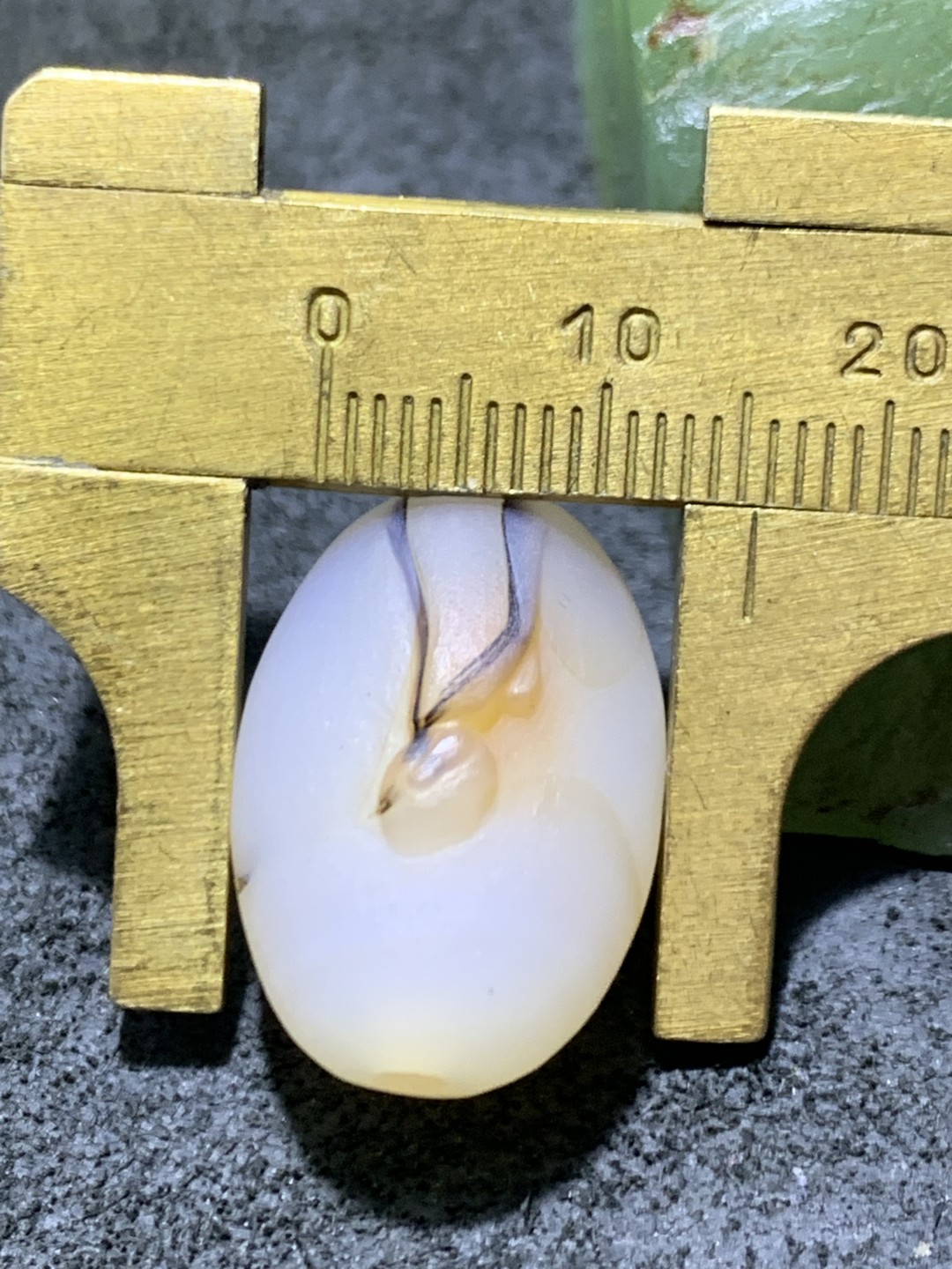 精美亚光高玉化海洋玉髓手工俏色巧雕一心向佛桶珠一个！