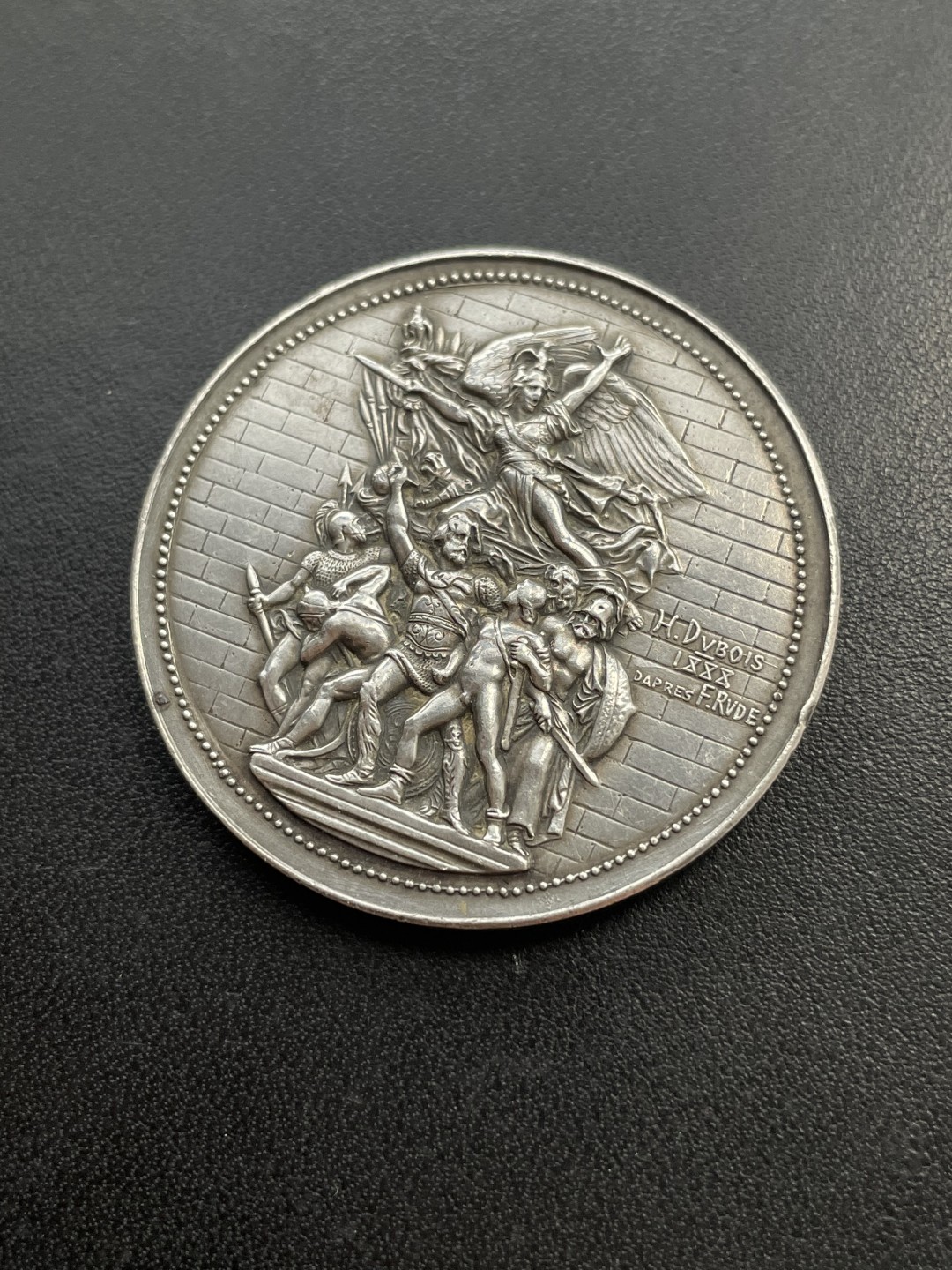 欧洲章牌-拍卖第25场 H.Dubois～1897年法国《马赛曲》雕塑银奖章 直径：41 mm ，34 g