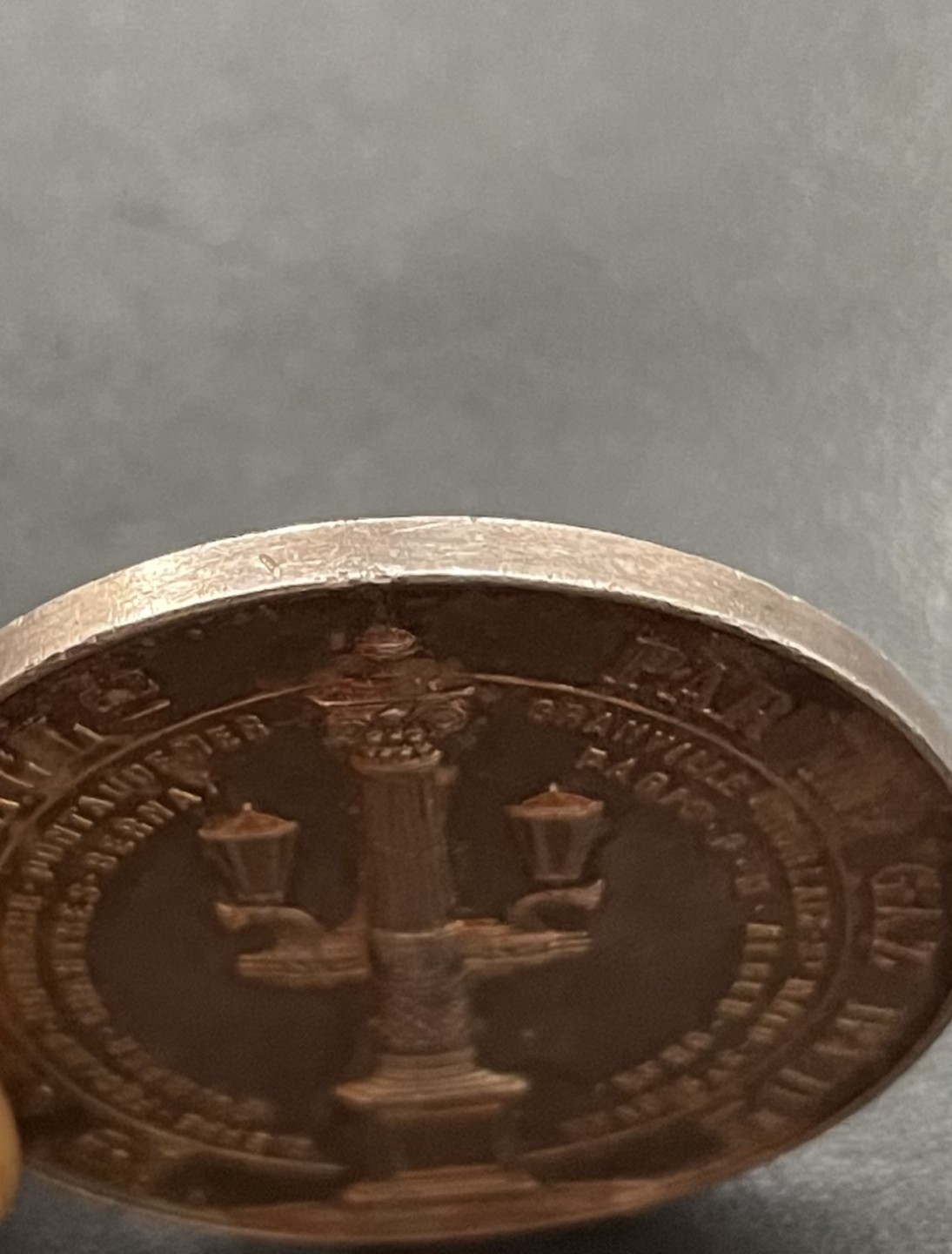 欧洲章牌-拍卖第25场 法国燃气照明灯银奖章  直径：37 mm ，20 g